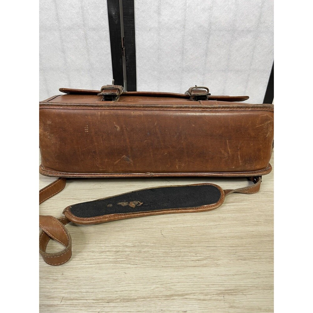 Vintage SCHLESINGER Messanger  Leather Bag. - Picture 9 of 14
